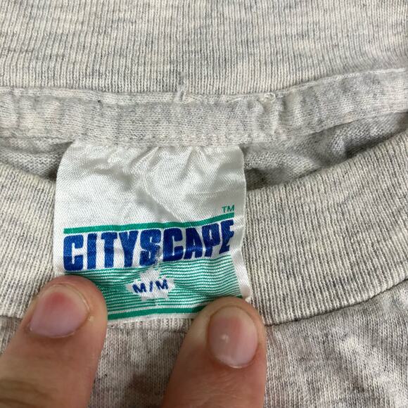 Whistler T-Shirt Cityscape Medium Heather Gray Canada Maple Leaf Graphic Vintage - Picture 2 of 7